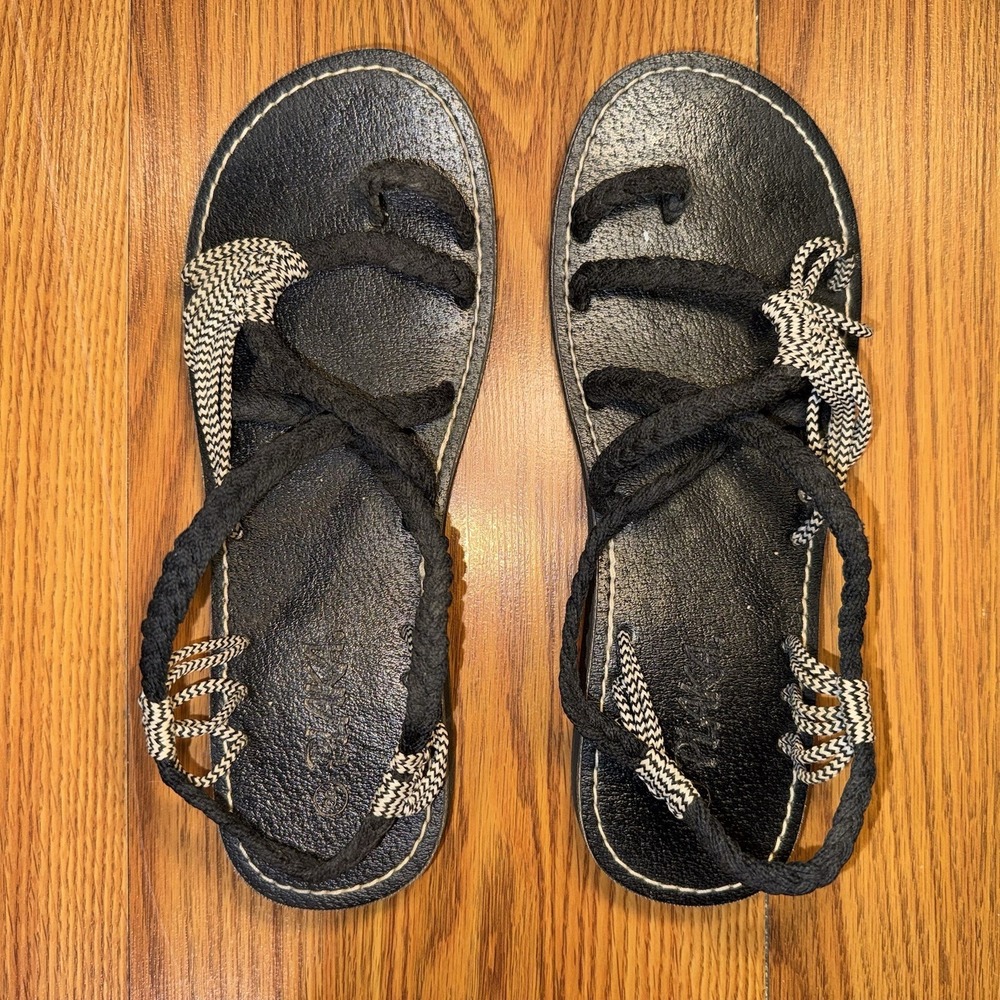 Plaka Sandal Size 8 Woven Braided Strappy Black & White Palm Leaf Zebra